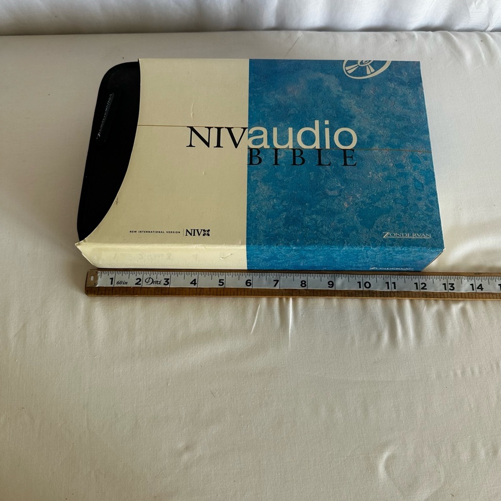 NIV Audio Bible 64 Cd Old and New Testament - Picture 2 of 7